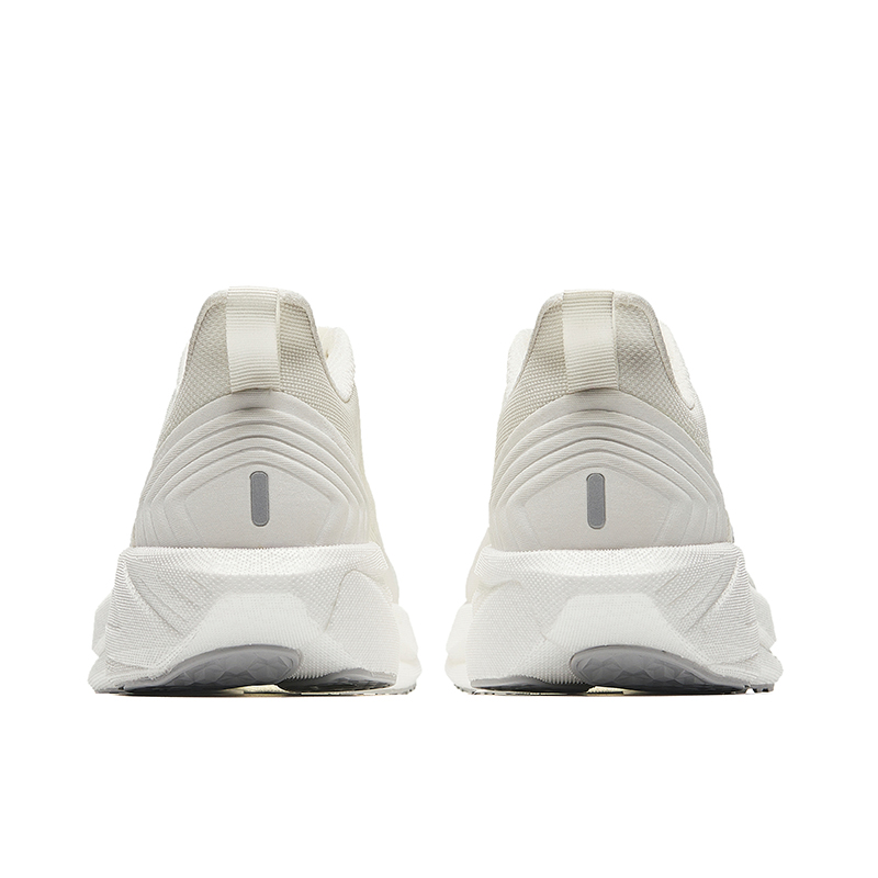 Кроссовки мужские Anta 912435501-1 молочно-белые, 44 EU