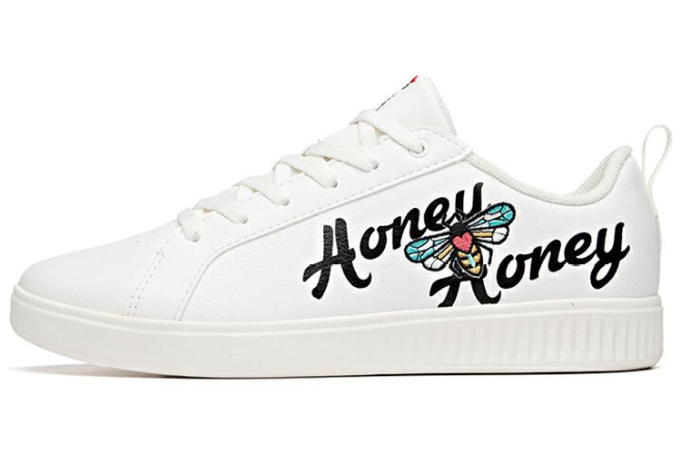 Кеды женские Anta Life Collection 122018060-5 белые и черные