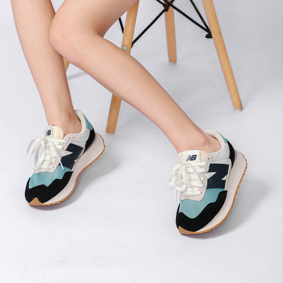 Кроссовки унисекс New Balance 237 черные, 37 EU