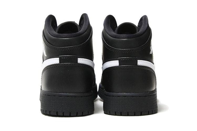 Кеды женские Jordan 1 Retro Mid GS Speckle черные-белые, 38.5 EU