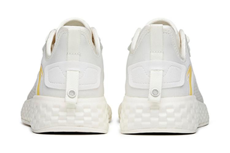 Кроссовки женские Anta 922125523-2 белые с желтым, 39 EU