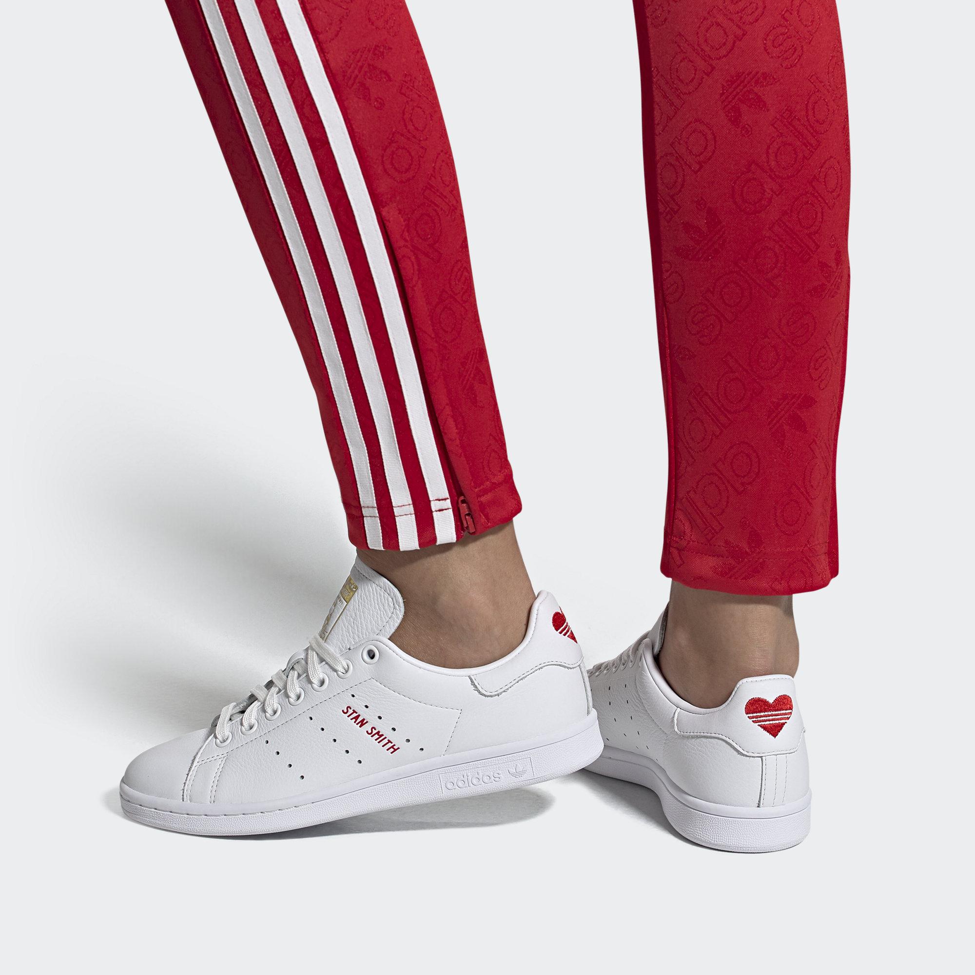 Кеды женские Adidas Stan Smith Valentine's Day белые, 36 2/3 EU
