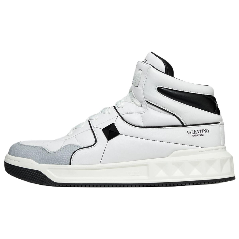 Кеды мужские Valentino Garavani One Stud Mid Top белые-черные