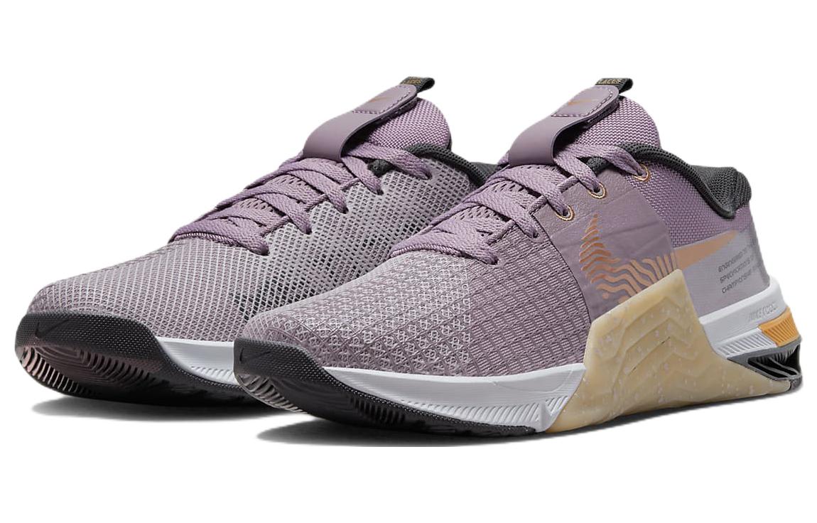 Кроссовки женские Nike Metcon 8 Premium фиолетовые, 35.5 EU
