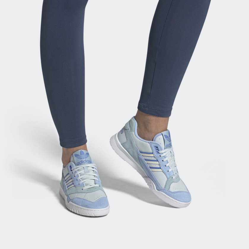 Кроссовки женские Adidas A.R. Trainer glow blue, 38 EU