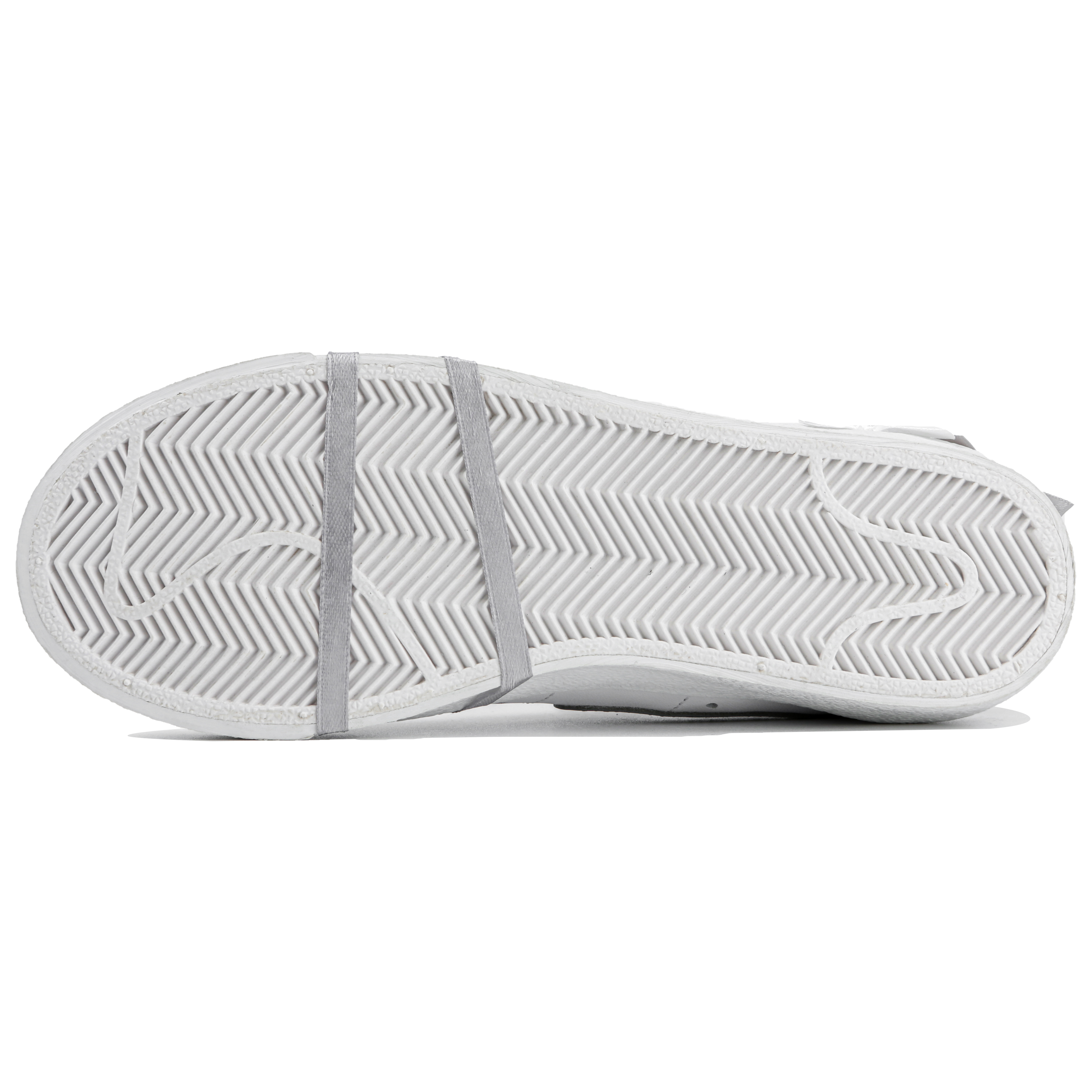 Кеды женские Nike Blazer 77 Low-Top серебристо-белые, 38.5 EU