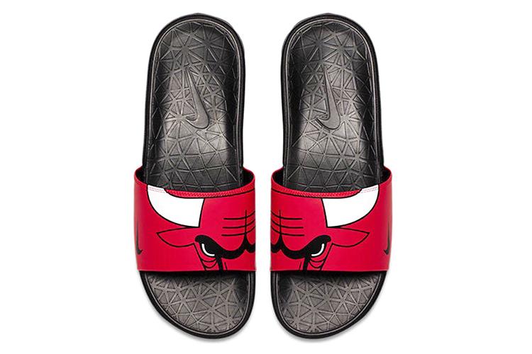 Шлепанцы мужские Nike NBA x Benassi Bulls, красные-черные, 41 EU