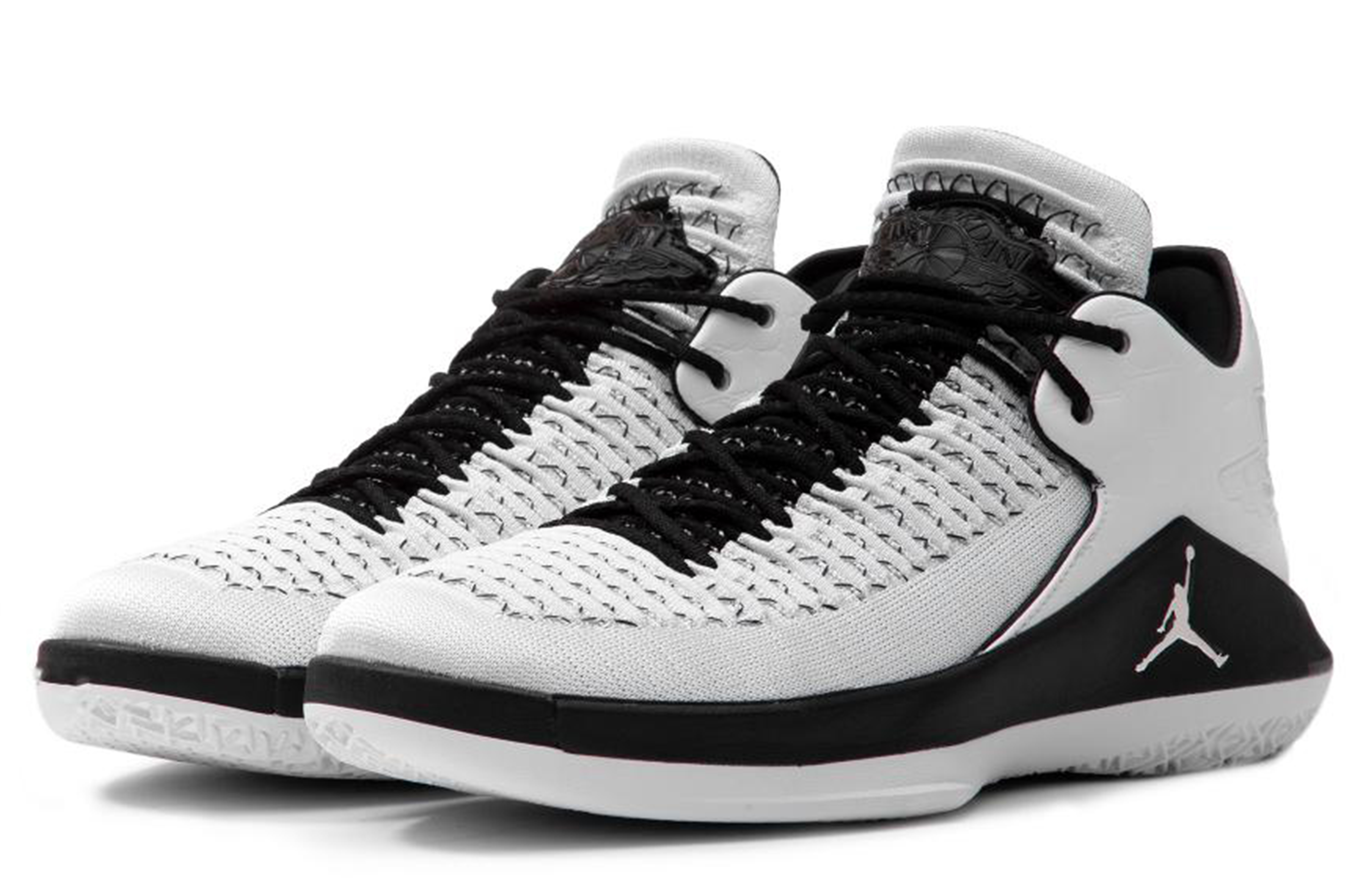 Кроссовки мужские Jordan Xxxii Low Wing It белые, 42 EU