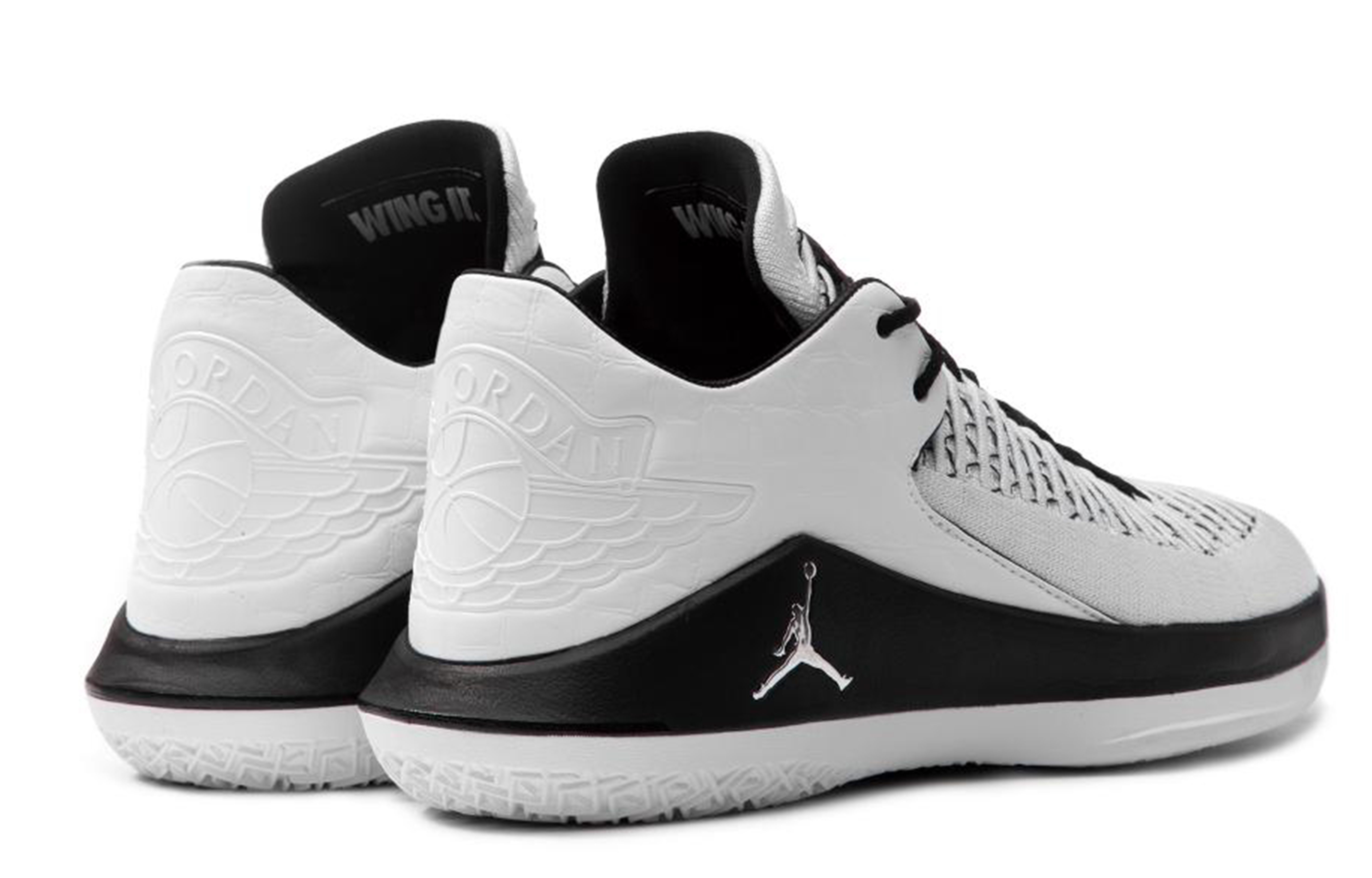 Кроссовки мужские Jordan Xxxii Low Wing It белые, 42 EU