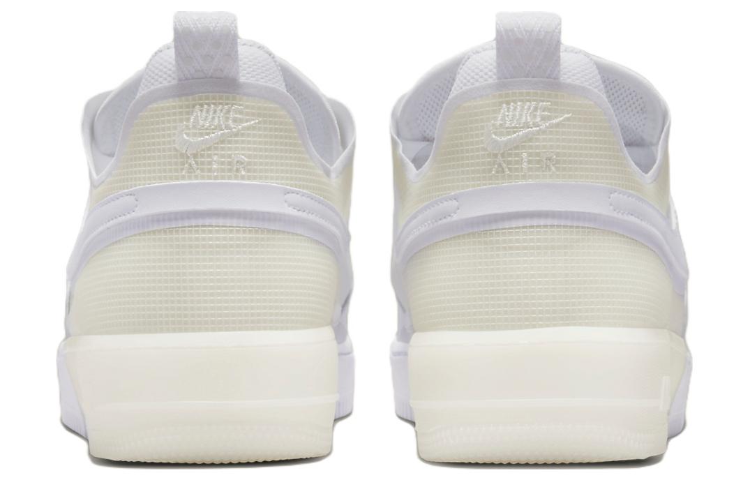 Кеды унисекс Nike Air Force 1 React тройной белый, 42.5 EU