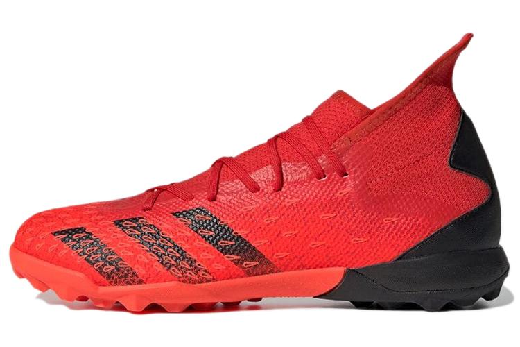 Футбольные бутсы унисекс adidas Predator Freak.3 Turf красные, 45 1/3 EU