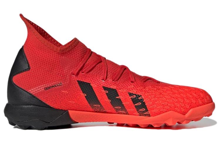 Футбольные бутсы унисекс adidas Predator Freak.3 Turf красные, 45 1/3 EU