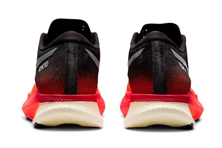 Кроссовки женские ASICS Metaspeed Sky Tokyo оранжево-черные, 37 EU