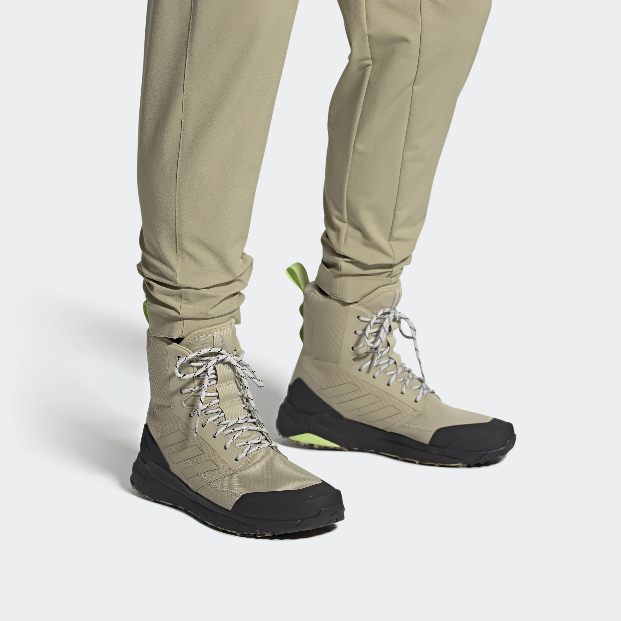 Спортивные ботинки унисекс Adidas Terrex Free Hiker Xpl multicolor, 42 EU