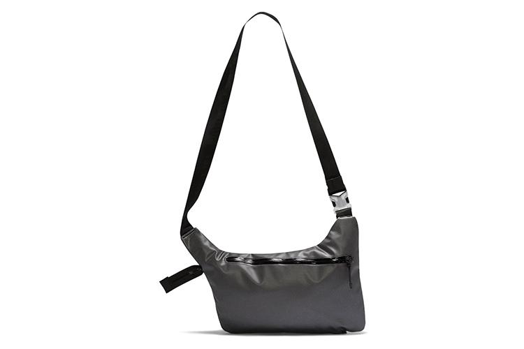 Сумка унисекс Nike CU1497-073 серого цвета