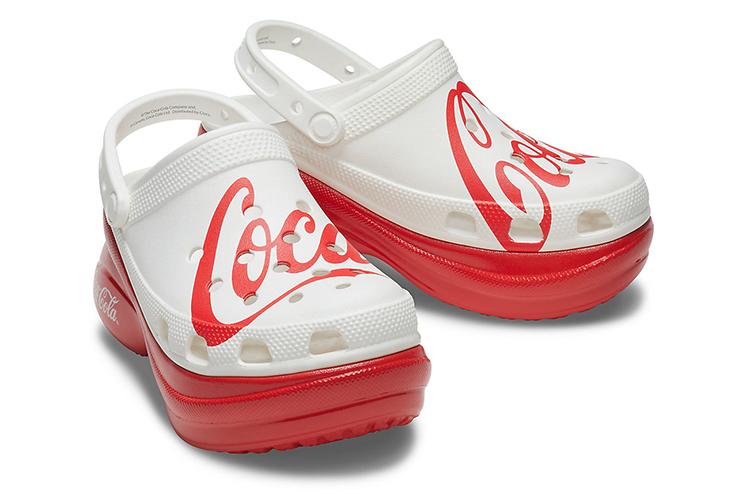 Шлепанцы женские Crocs Coca Cola X Classic Bae Clog 90s белые-красные, 34-35 EU