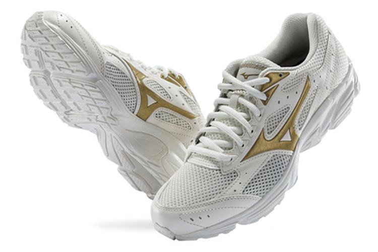 Кроссовки женские Mizuno Spark CN белые/золотые, 37 EU