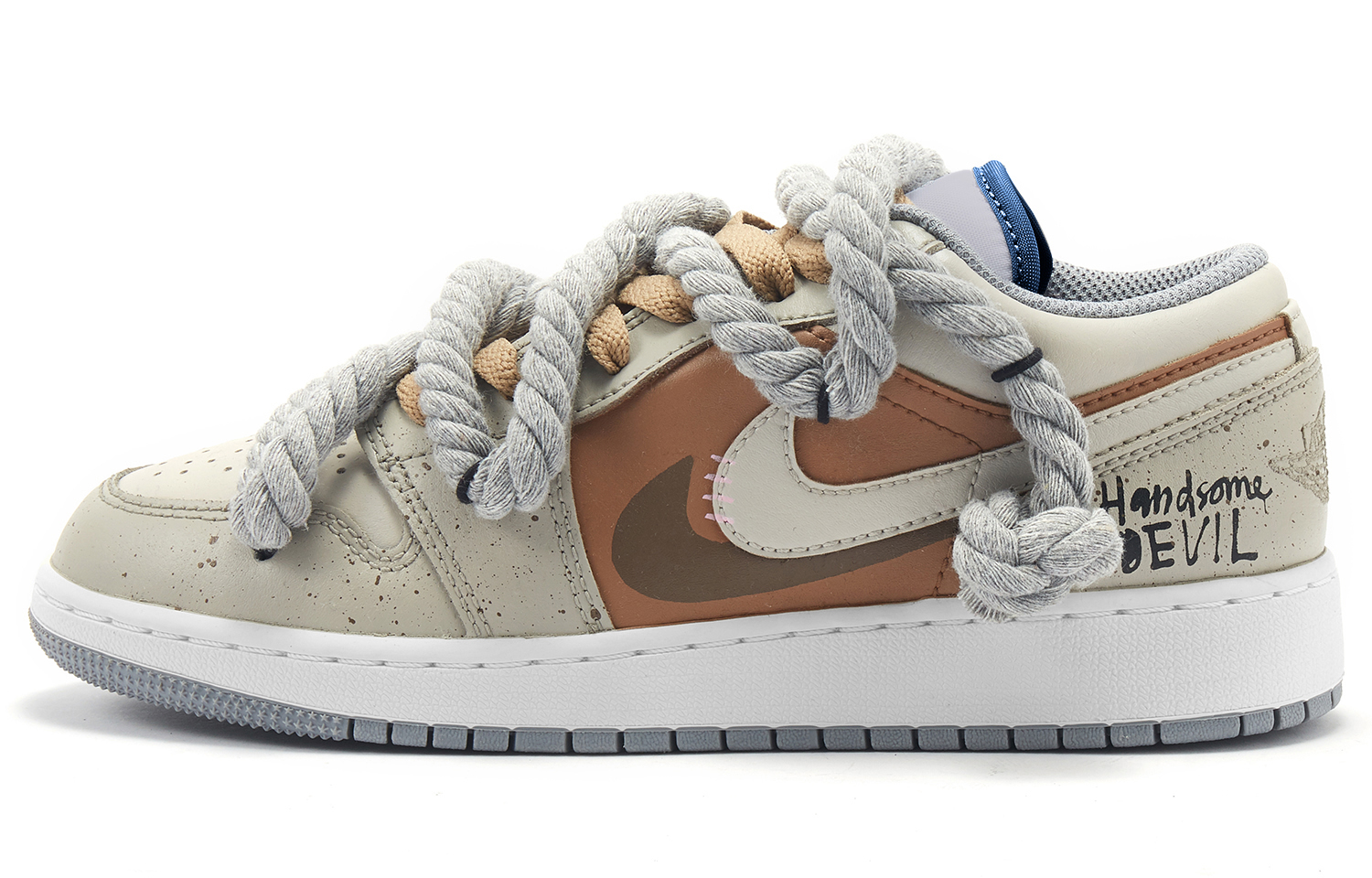 Кроссовки мужские Jordan Air Jordan 1 Mocha Demon серо-коричневые, 43 EU