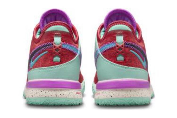Кроссовки мужские Nike LeBron NXXT Gen Track красные, 44 EU