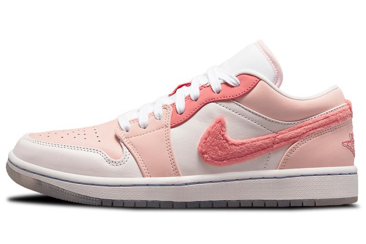 Кеды женские Air Jordan 1 Low SE Mighty Swooshers розовые