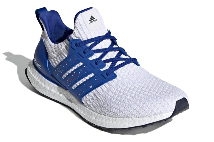 Беговые кроссовки мужские Adidas Ultraboost DNA белые, 44 EU