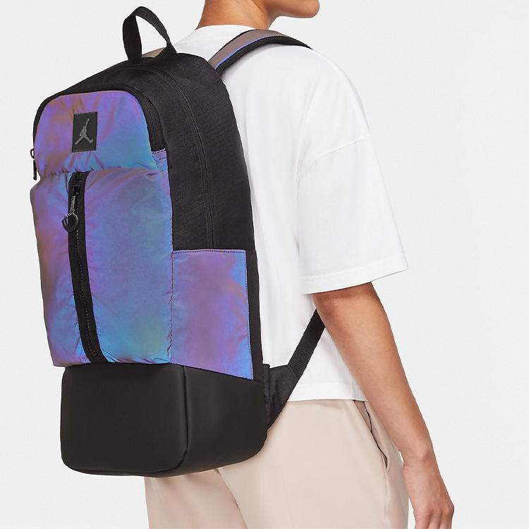 Рюкзак унисекс Jordan DQ8103-010 черный/серебристо-отражающий