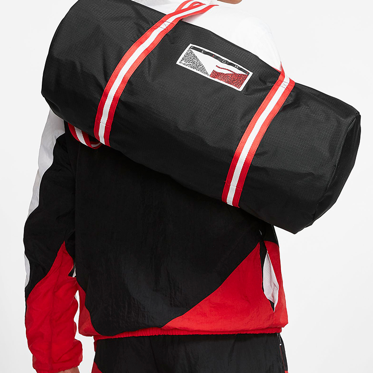 Дорожная сумка унисекс Nike Heritage черно-красная