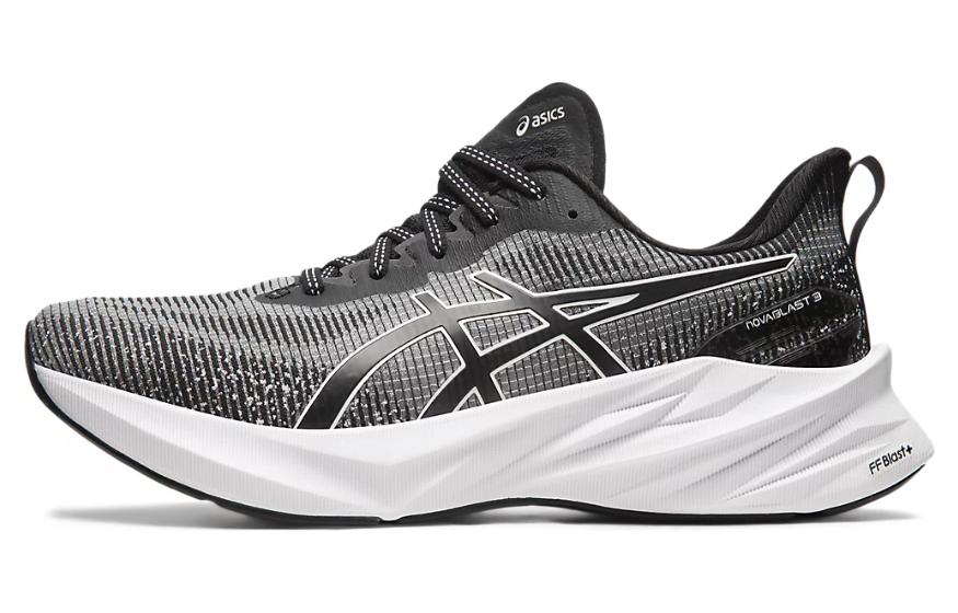 Кроссовки мужские ASICS Novablast 3 Le черные