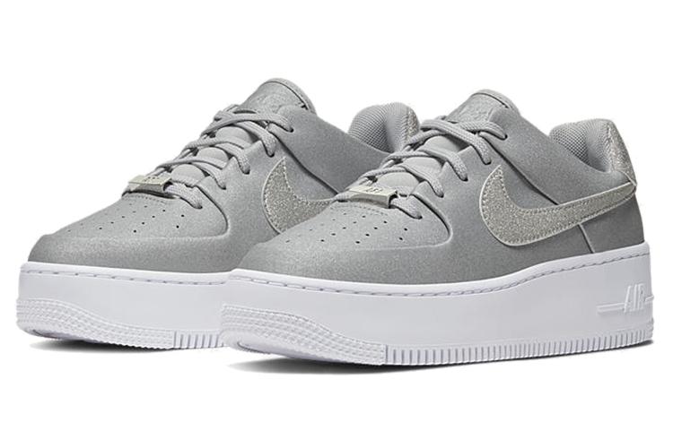 Спортивные кеды женские Nike Air Force 1 Sage Low Lx metallic silver white, 37.5 EU