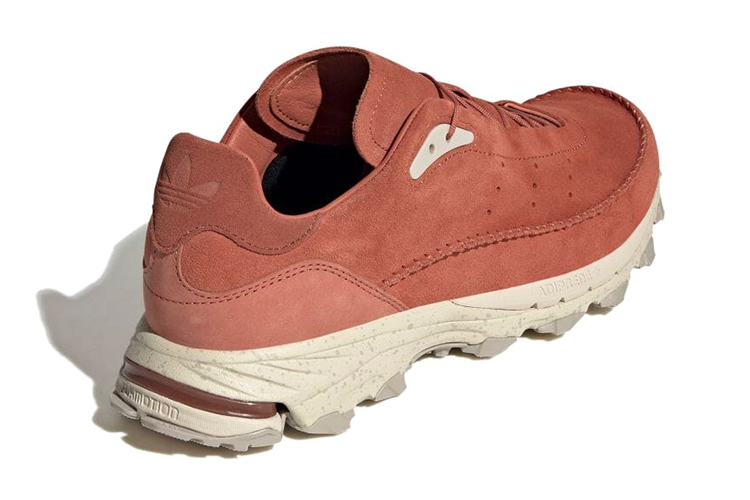 Спортивные ботинки унисекс Adidas Mocaturf Adventure, magic earth, 40 EU