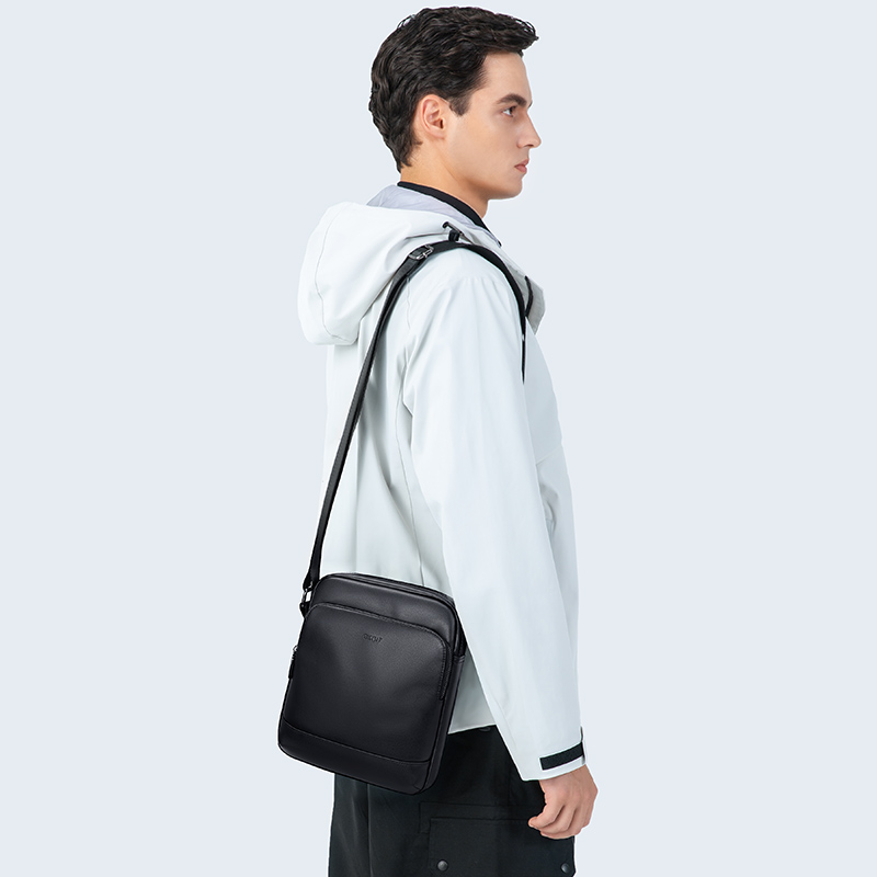 Сумка мужская GOLF D223804 черная