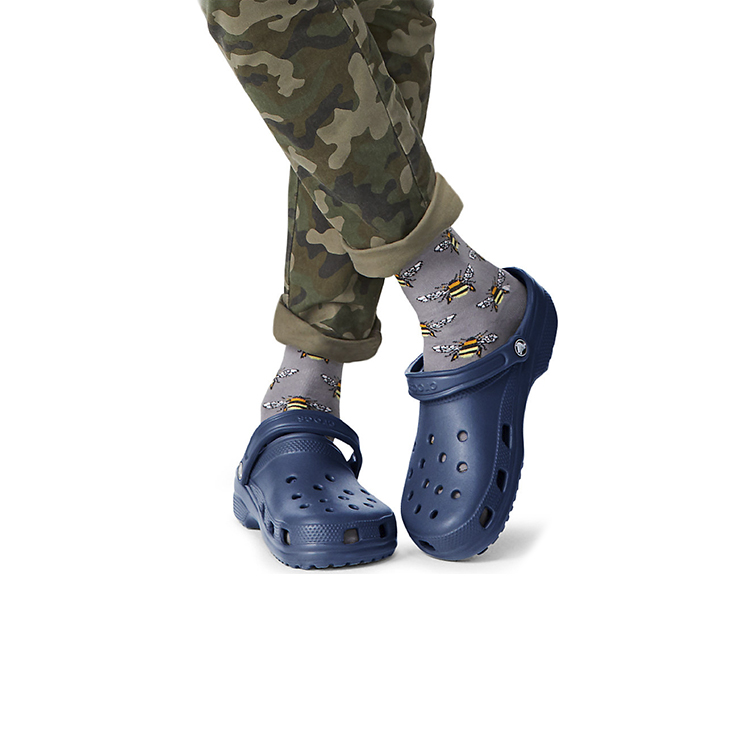 Шлепанцы мужские и унисекс Crocs Classic Clog морской синий, 38-39 EU