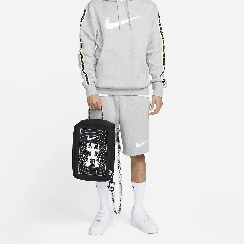 Саквояж унисекс Nike DV6091-010 черно-белая