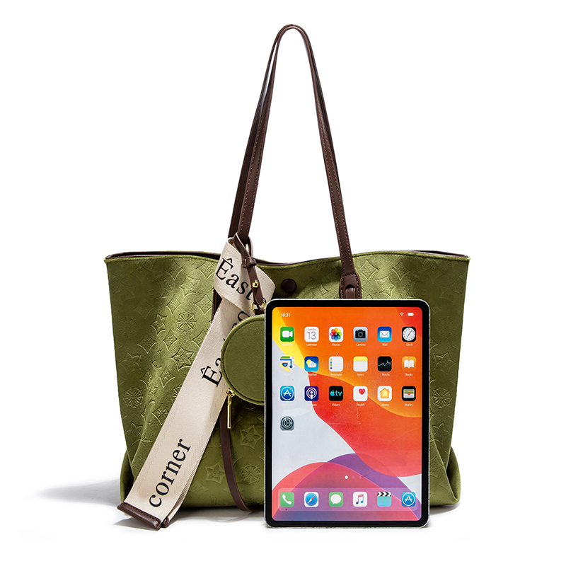 Сумка MACKJANICE HD-7014/WS-L9212 Avocado Green, cart & blue & white