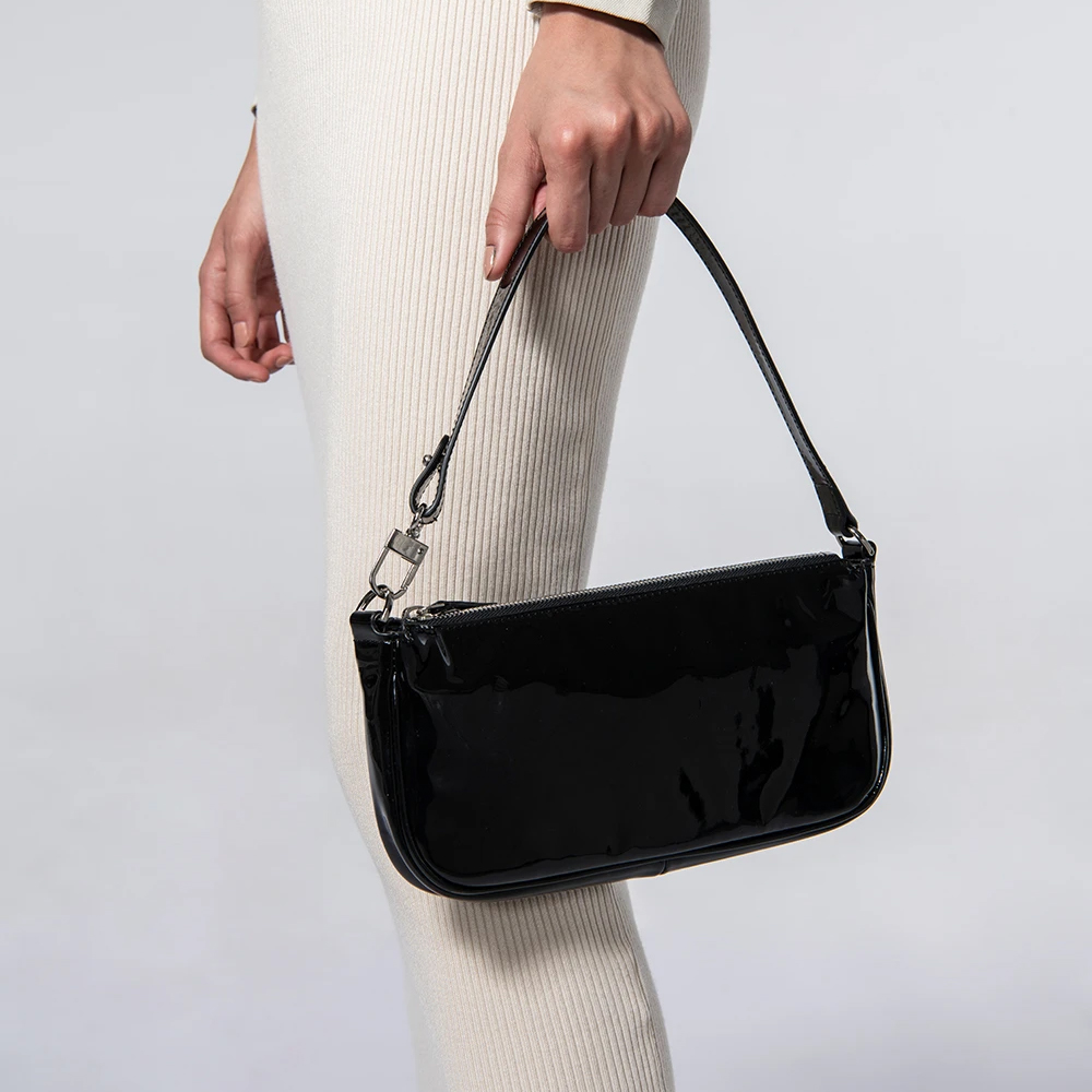 Сумка женская By Far 18FWRCLVBLPMED черная лаковая