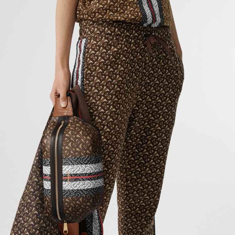 Поясная сумка мужская Burberry 8021483 коричневая среднего размера