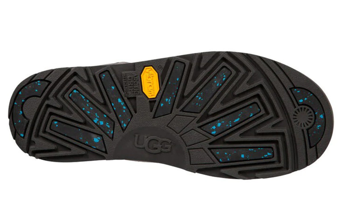 Снежные ботинки женские UGG Classic Mini Waterproof серые, 36 EU