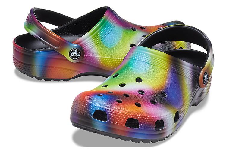 Шлепанцы унисекс Crocs Beach многоцветные черные, 45-46 EU