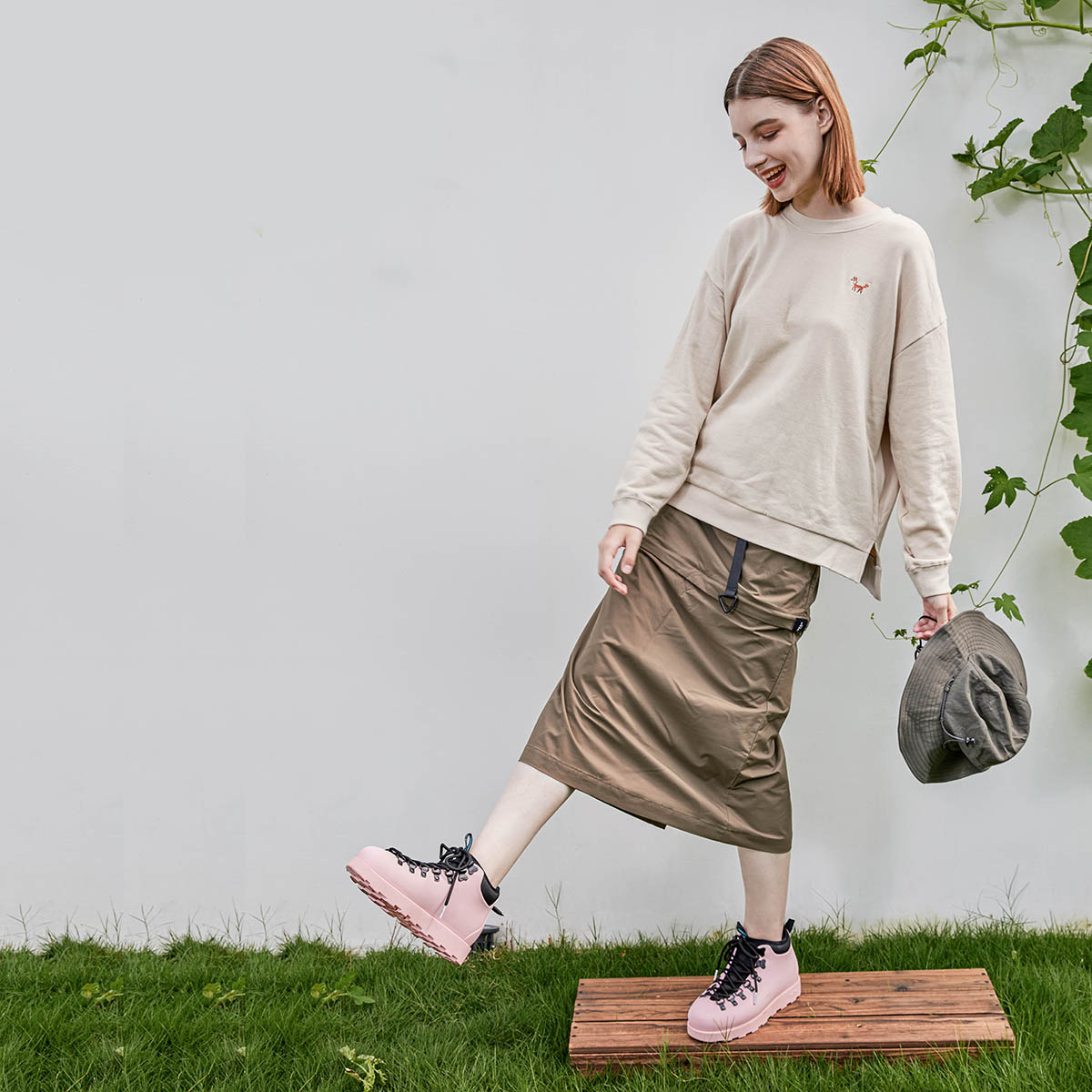 Ботинки женские Native Shoes Fitzsimmons Short Martin Boot серо-розовые, 40 EU