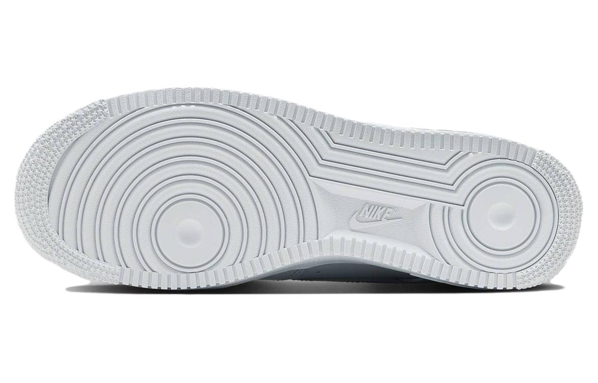 Кроссовки унисекс Nike Air Force 1 Platinum Stardust Red белые, розовые, 38.5 EU