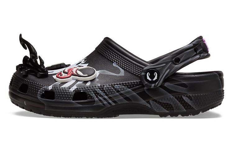 Шлепанцы унисекс Crocs Classic Clog Marvel Venom черные