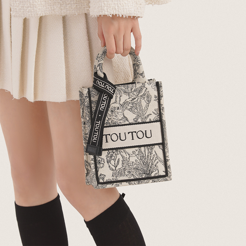 Кроссбоди-сумка женская TOUTOU TT23BC40427 oreo black vertical