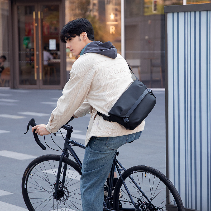 Сумка мужская MARK RYDEN L-MR2819 черная, серо-голубая