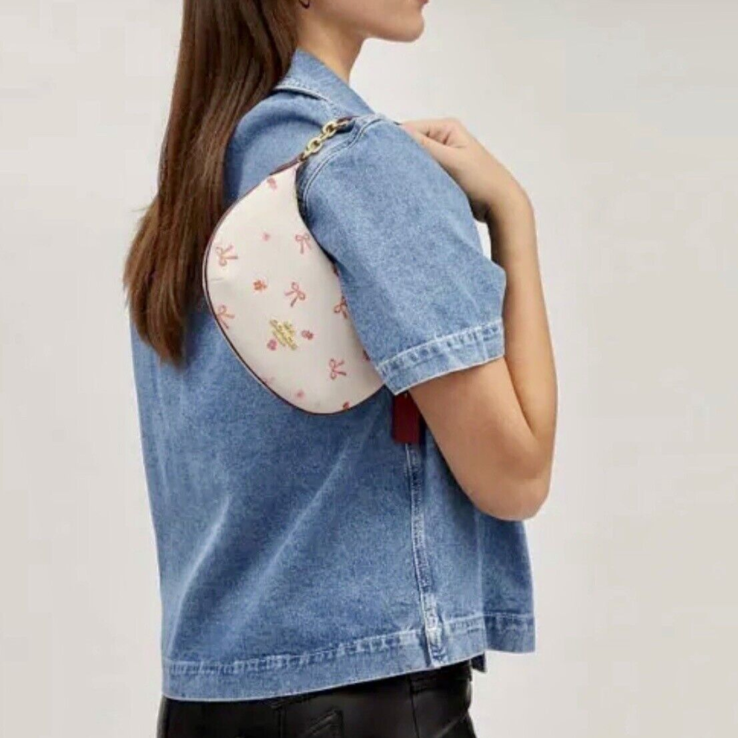 Сумка женская COACH Payton Canvas With Leather Crescent Bag Chalk & Burgundy Multicolor, Basic Set (Bag+Dust Bag) EU