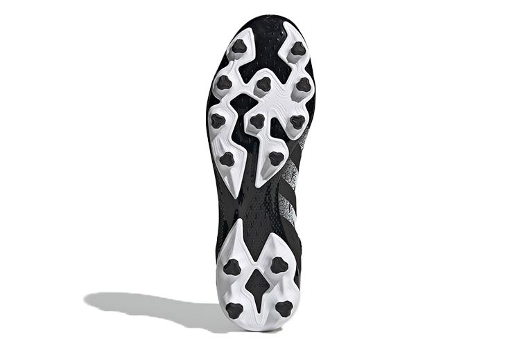 Футбольные бутсы мужские Adidas Predator Freak .3 черно-белые, 40 2/3 EU