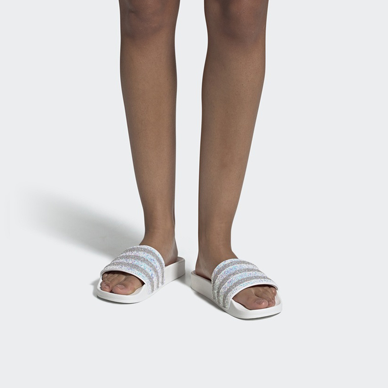 Шлепанцы женские Adidas Originals ADILETTE белые, 36 2/3 EU