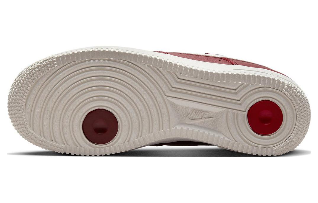 Кеды женские Nike Air Force 1 Low '07 Premium Team Red, 35.5 EU