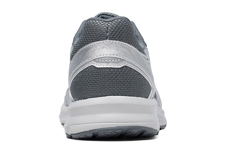 Беговые кроссовки мужские ASICS Jog 100 S серебристые, 43.5 EU