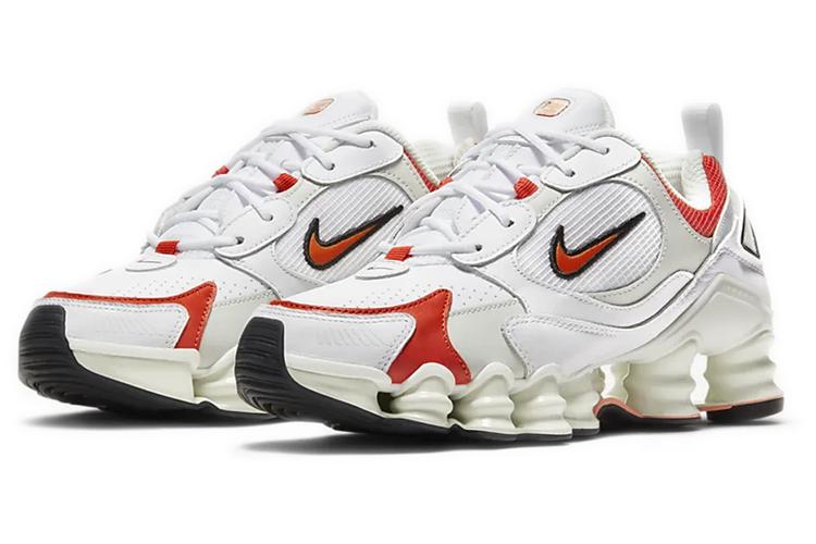 Кроссовки женские Nike Shox Nova белые, красные, 37.5 EU