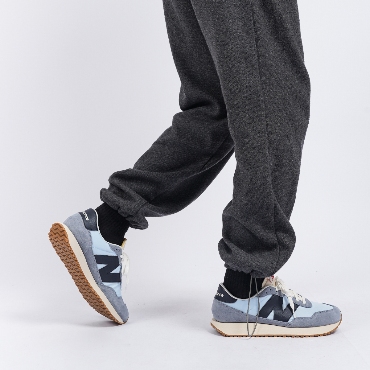 Кроссовки мужские New Balance 237 черные, 37 EU